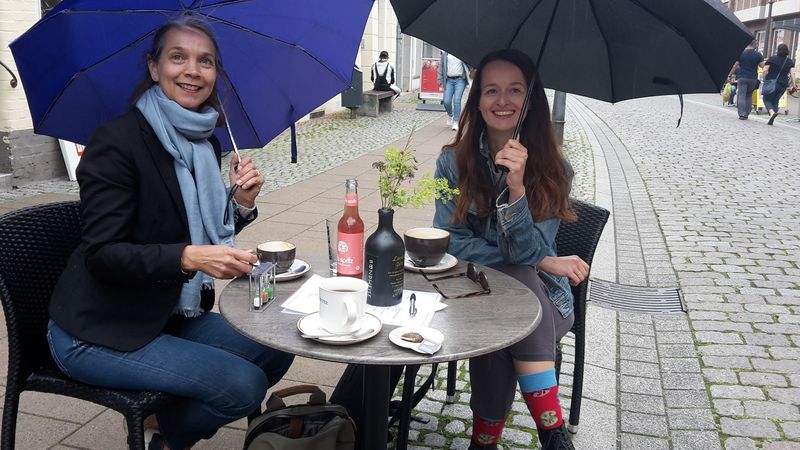 Stipendiatin Sandra Gugić mit Kerstin Fischer beim Begrüßungs-Kaffee